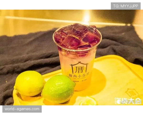 蒋圣龙训练完直接去喝网红奶茶，这队友都懵了！